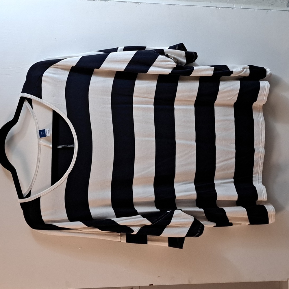 Old Navy shirt size 1X
